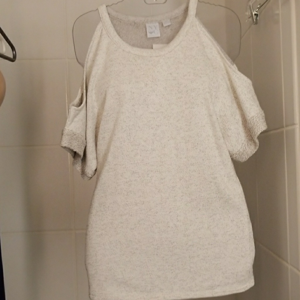 NY& Co open shoulder top